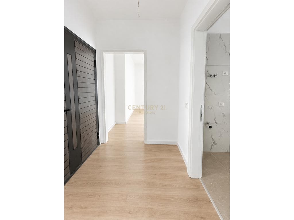 SHITET APARTAMENT 1+1 NË PALLAT TË RI, GATI PËR BANIM! 2
