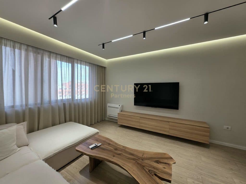 APARTAMENT MODERN ME QIRA – URBAN GATE, ASTIR 2