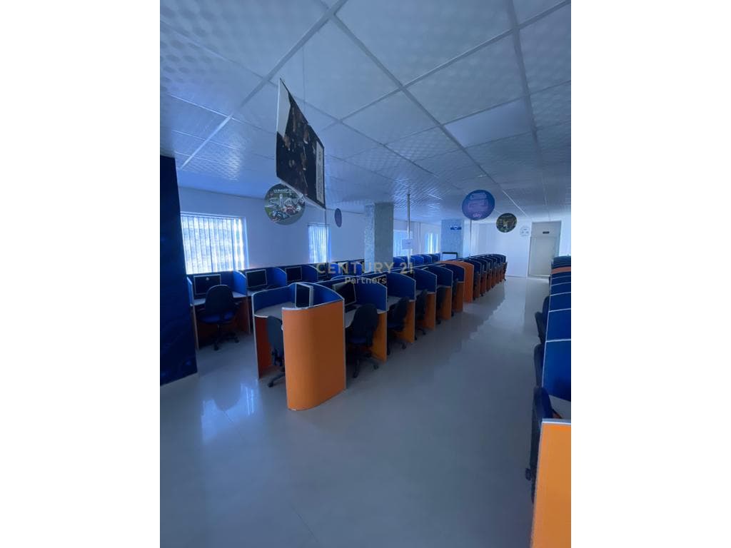 BUSINESS PREMISES FOR RENT SUITABLE FOR CALL CENTER IN DURRES