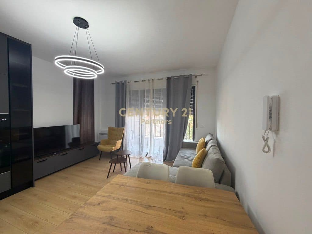 JAPIM ME QIRA APARTAMENT 1+1 NE RRUGEN JORDAN MISJA PRANE BULEVARDIT TE RI ! 2