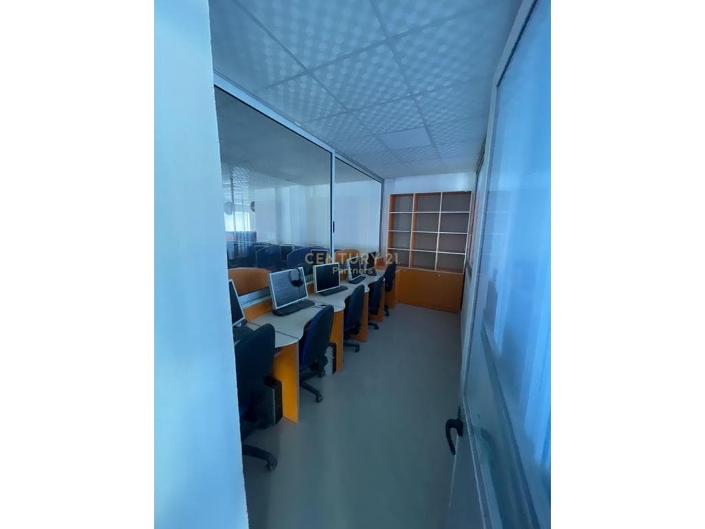 BUSINESS PREMISES FOR RENT SUITABLE FOR CALL CENTER IN DURRES