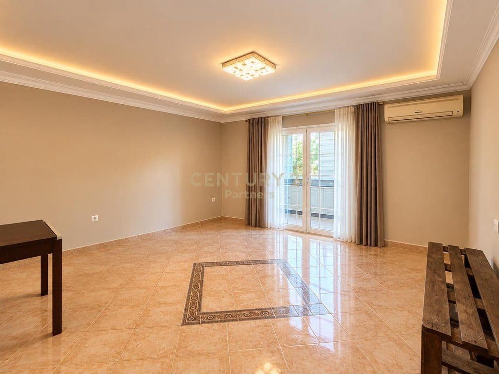 JAPIM ME QIRA ZYRE 115 M2 PRANE BEGA 07, KOMUNA E PARISIT 2