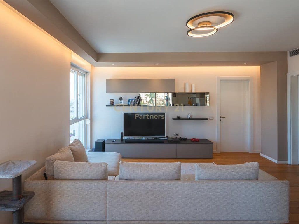 Shitet Apartament 3+1+2 në Kompleksin Magnet, Tiranë! 3