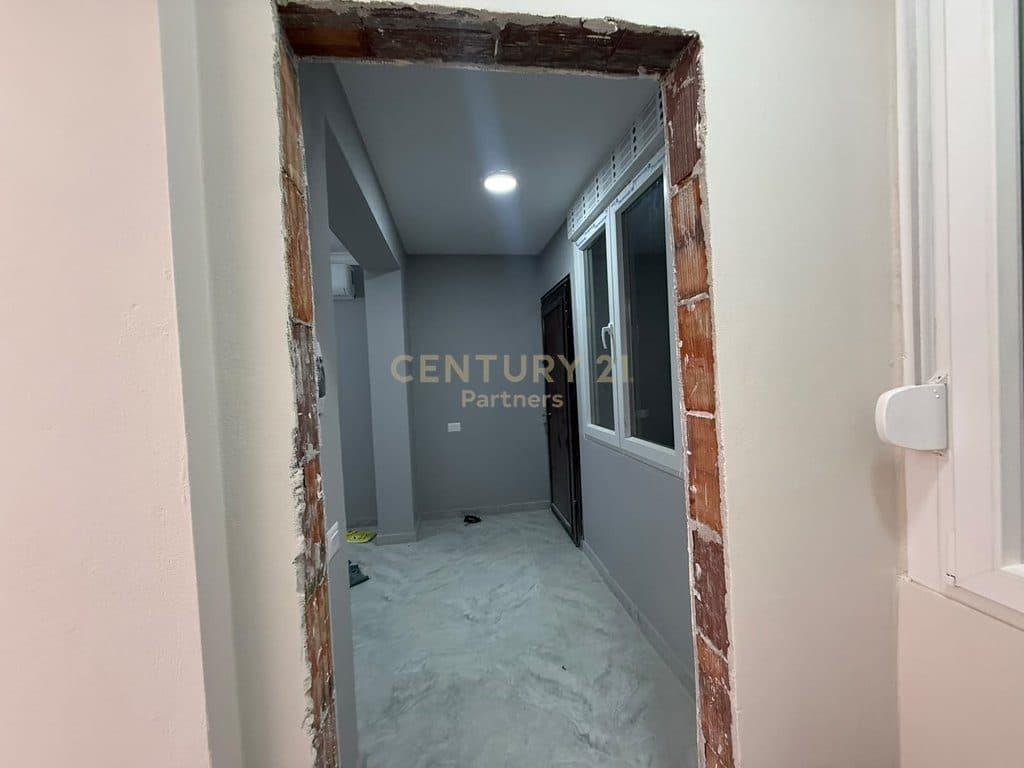 APARTAMENT 1+1+DEPO PER QIRA , PRANE INSTITUTIT HARRY T FULTZ 4