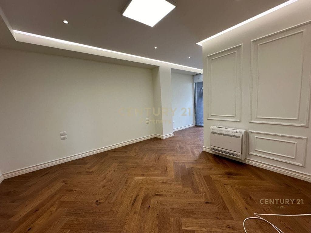 PREMIUM OFFICE FOR RENT IN BLLOK | 213 M² | PARKING INCLUDED 2