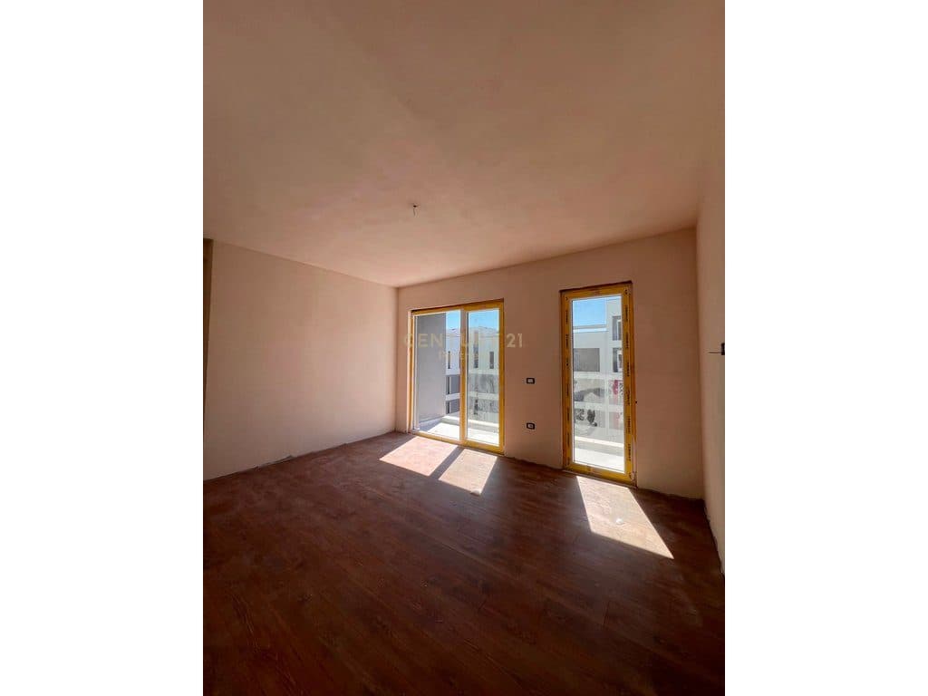 SHITET APARTAMENT 2+1+POST PARKIMI TEK UNIVERS CITY (DORZOHET I MOBILUAR)