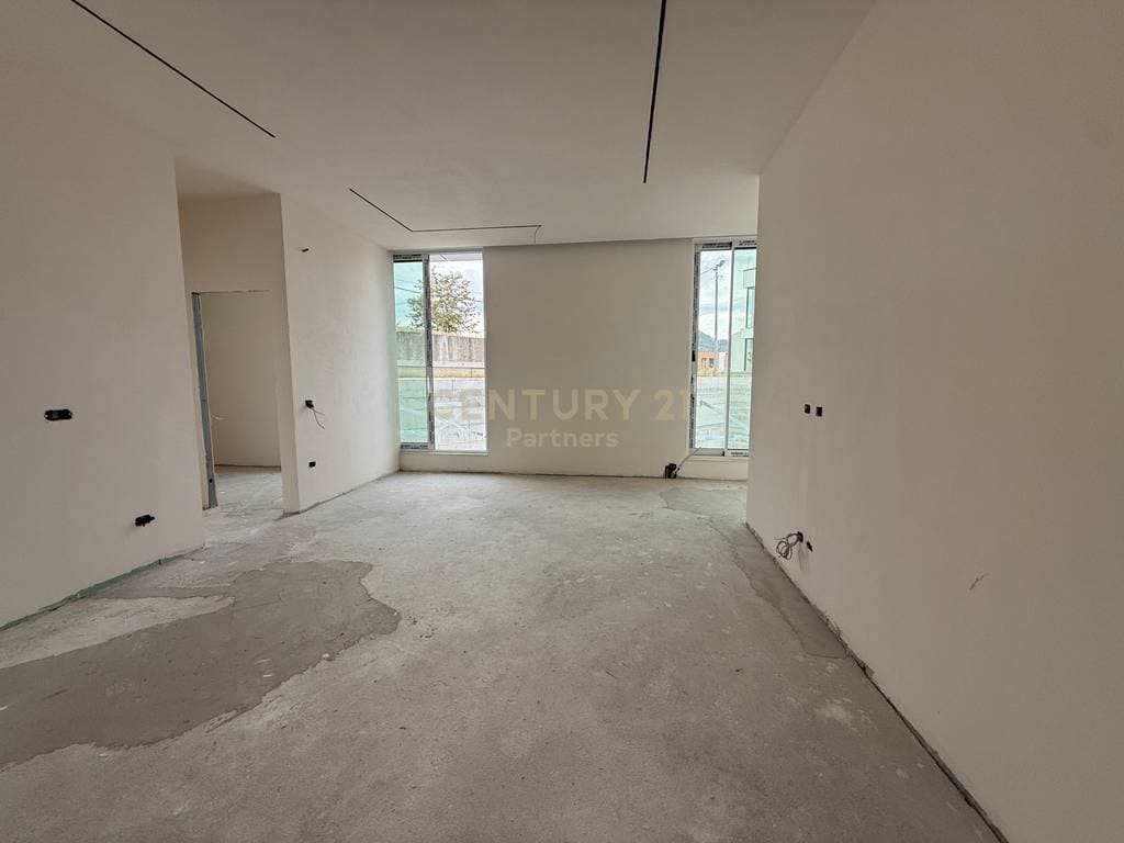 SHITET APARTAMENT I RI 2+1 NË ZONËN E TEGUT – FAZA PËRFUNDIMTARE E NDËRTIMIT!