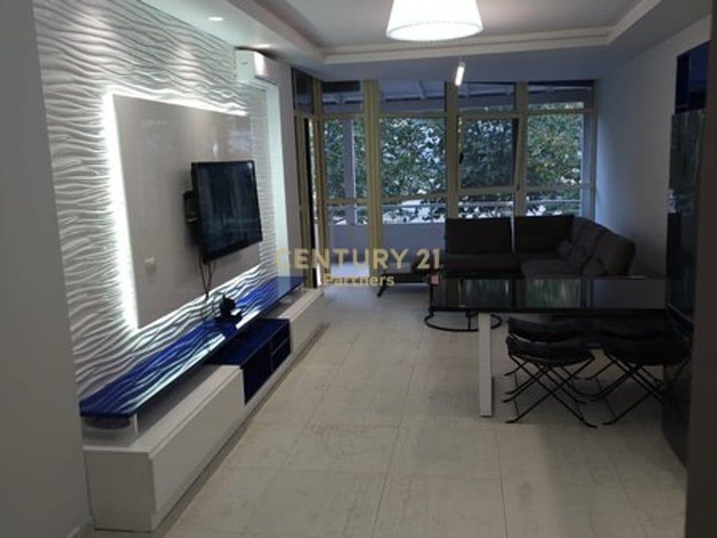 OKAZION SHITET APARTAMENT 2+1+2 & VERANDE NE VLORE-LUNGOMARE 4