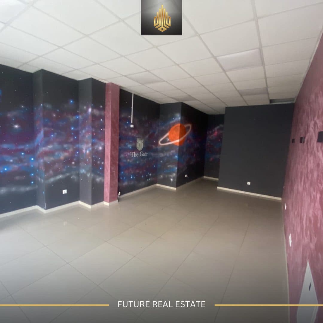Lokal me QERA/33m²