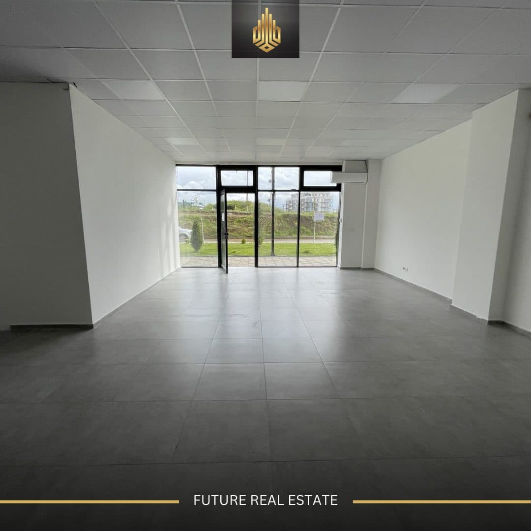 Lokal me QERA/70m²