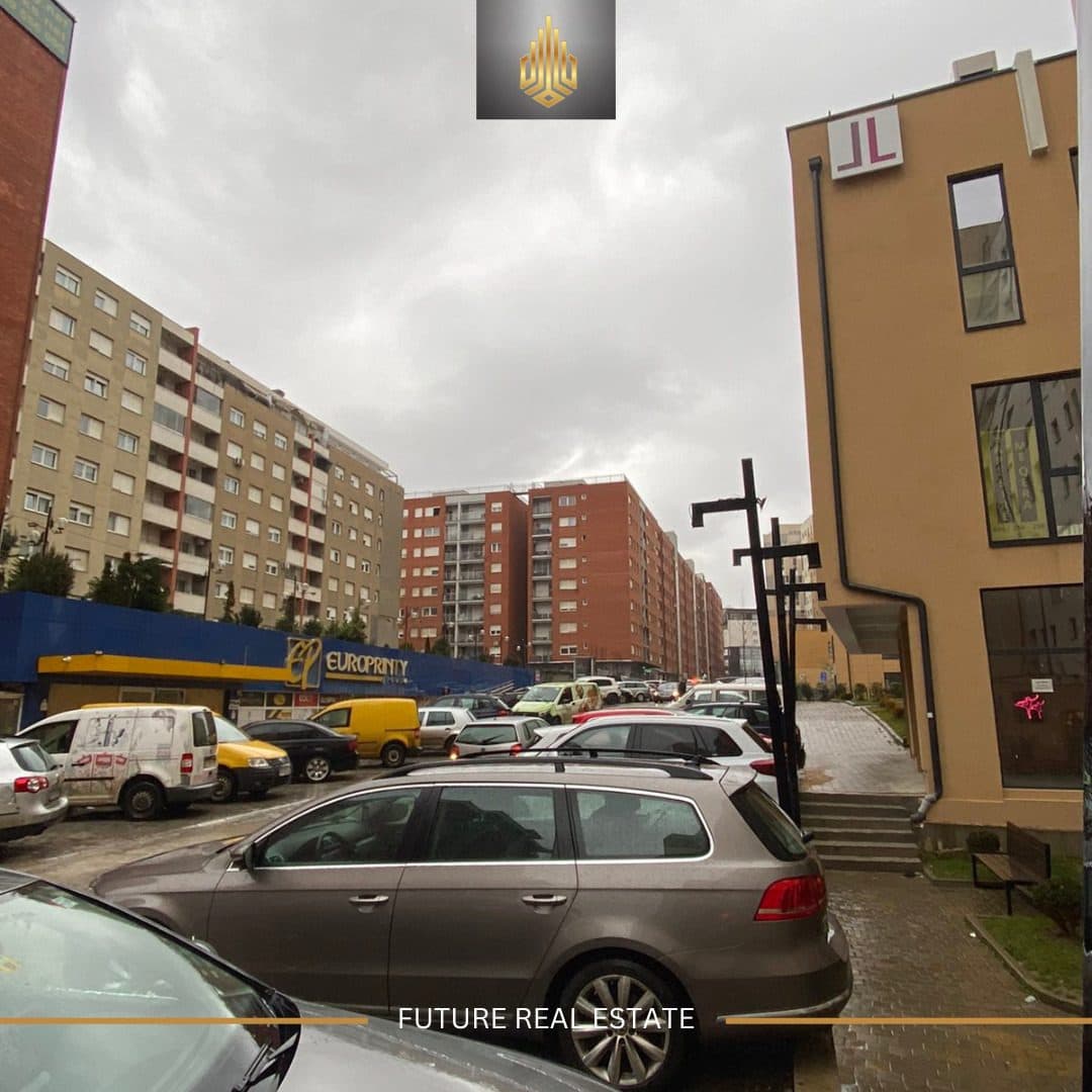 Lokal me QERA/115m² 3