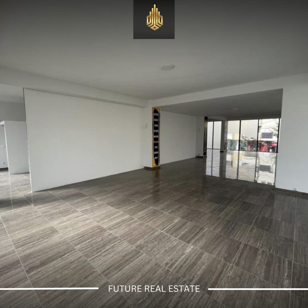 Lokal me QERA/273m² 2