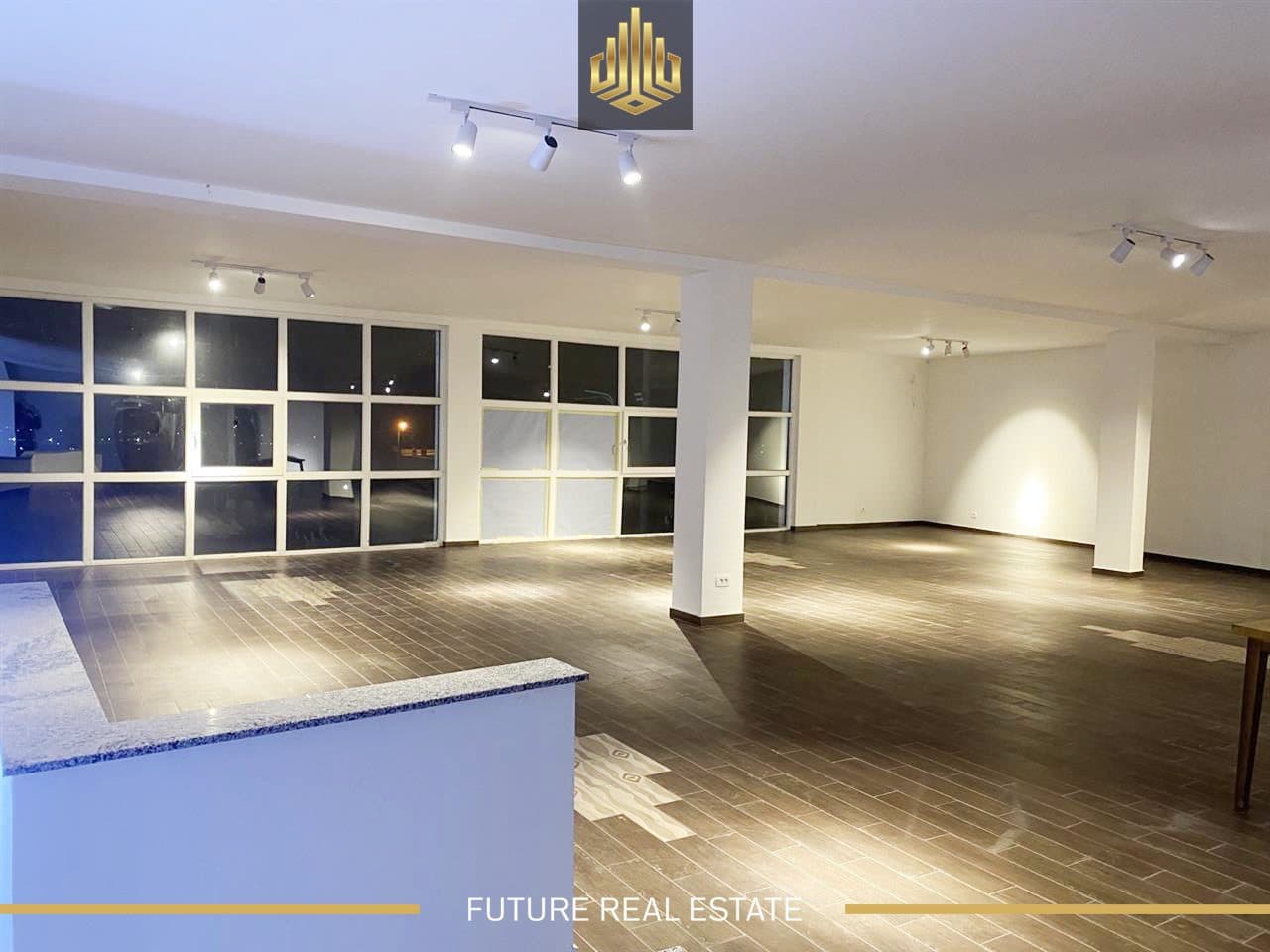 Depo me QIRA/300m2 3