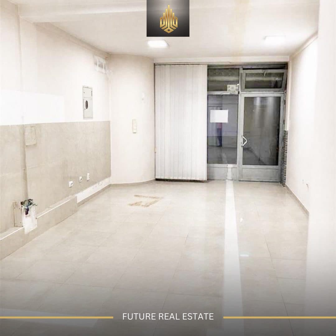 Lokal me QERA/45m² 3