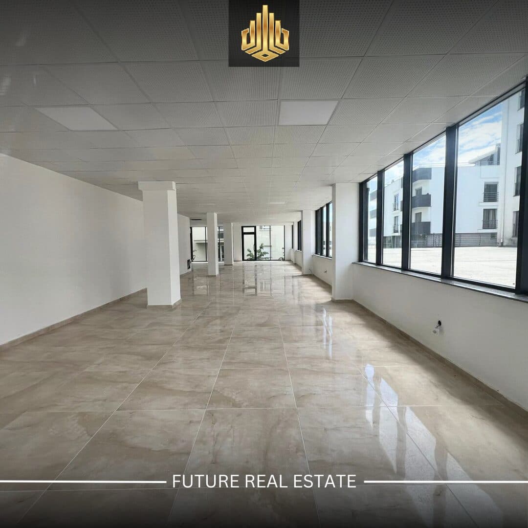 Lokal me QERA/184m² 3