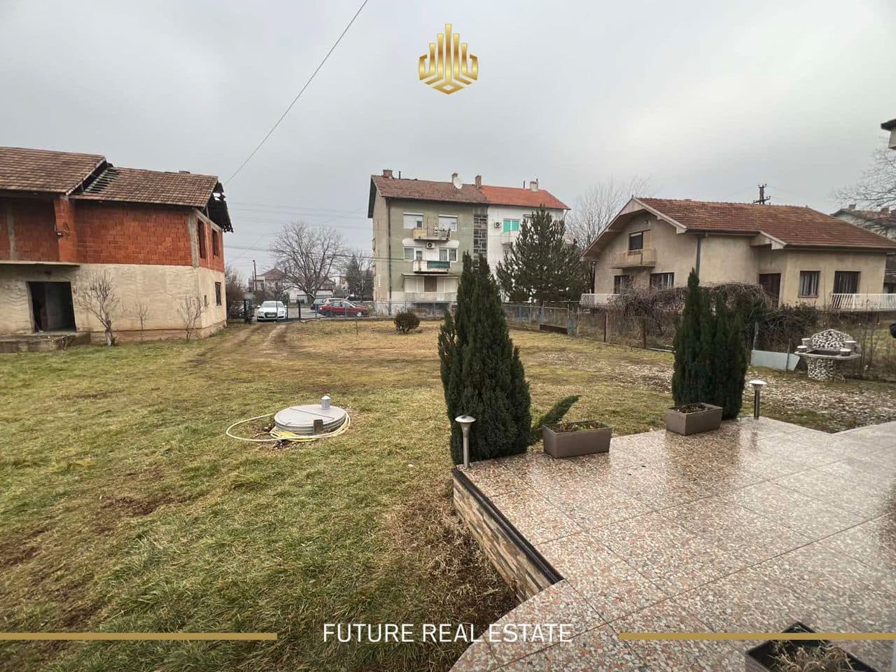 Tokë për ndërtim të lartë/8 Ari 3