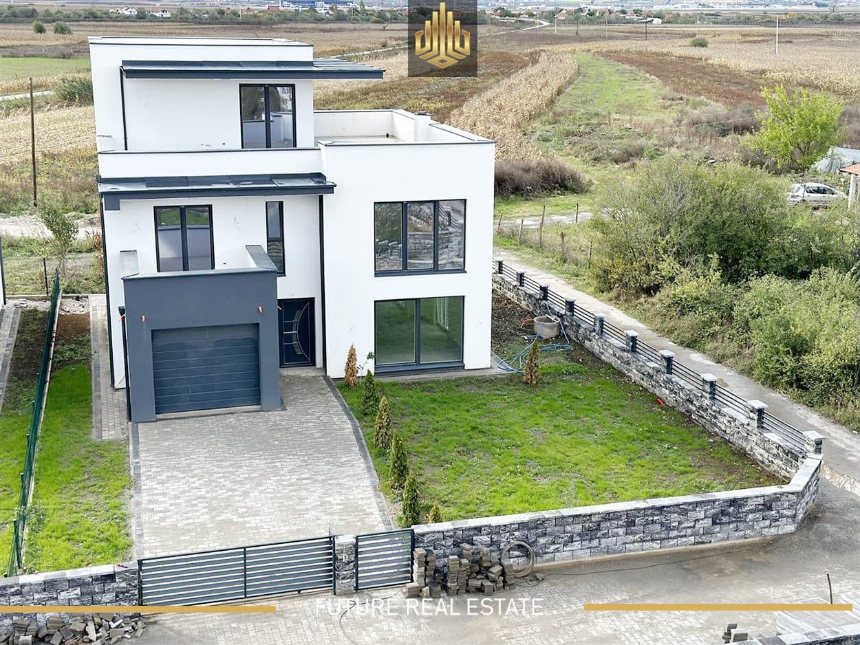 4 Shtëpi në SHITJE/389m2 3