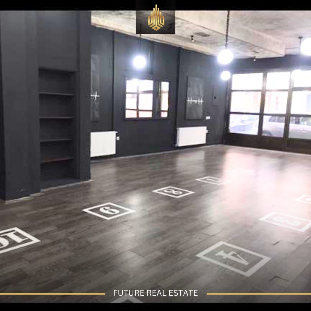 Lokal me QERA/110m²