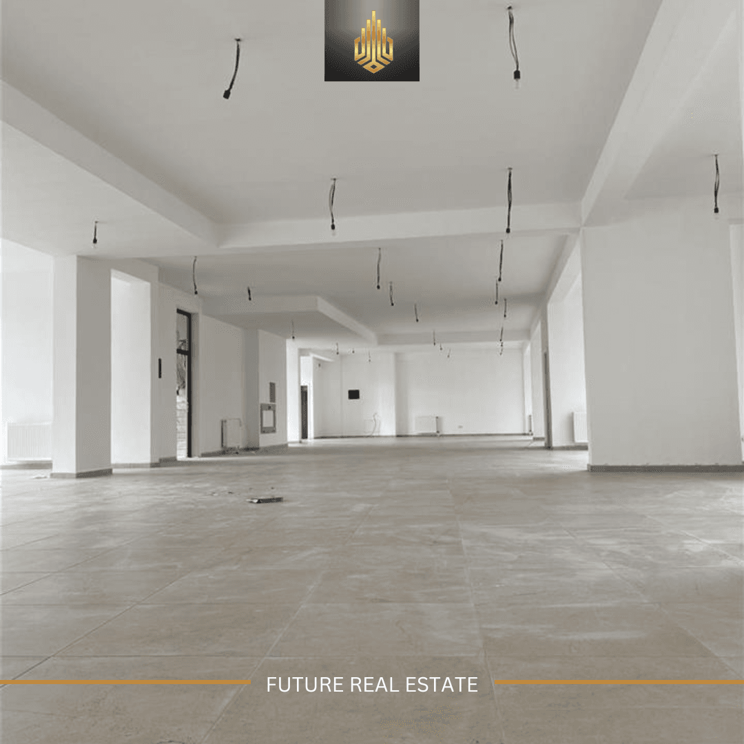 Lokal me QERA/340m² 4
