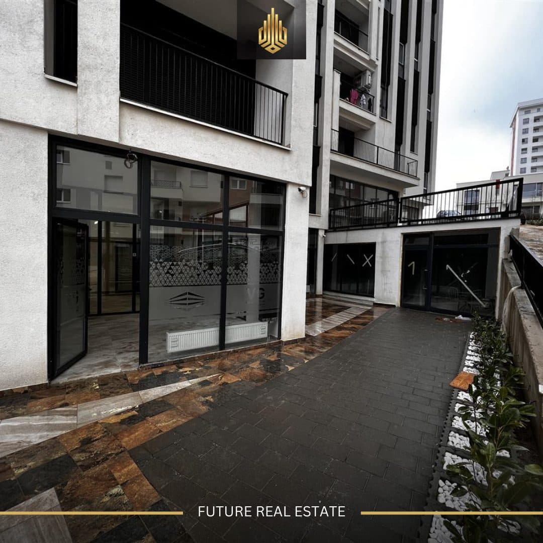 Lokal me QERA/90m²