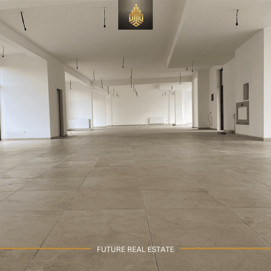 Lokal me QERA/340m² 3