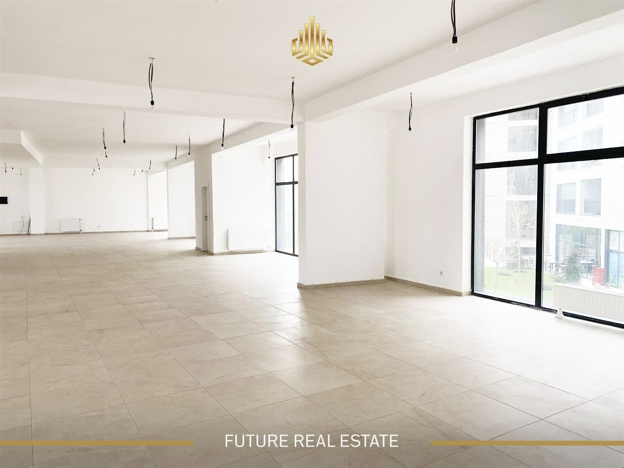Lokal me QIRA/340m2 4
