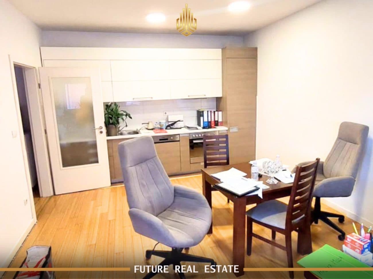 Zyrë me QIRA – 3 dhoma – Prishtinë – lagjja e Spitalit – Rruga Muharrem Fejza, kompleksi Royal City