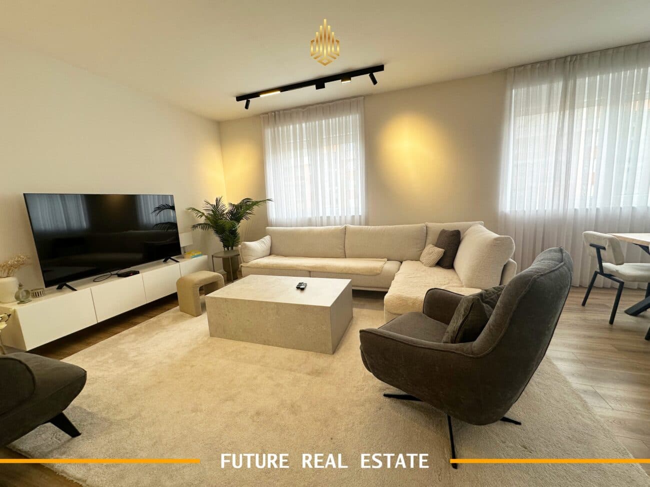 Penthouse me QERA- 3 dhoma gjumi te rruga B-Prishtinë! 4