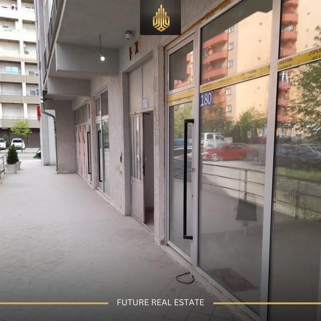Lokal me QERA/33m²