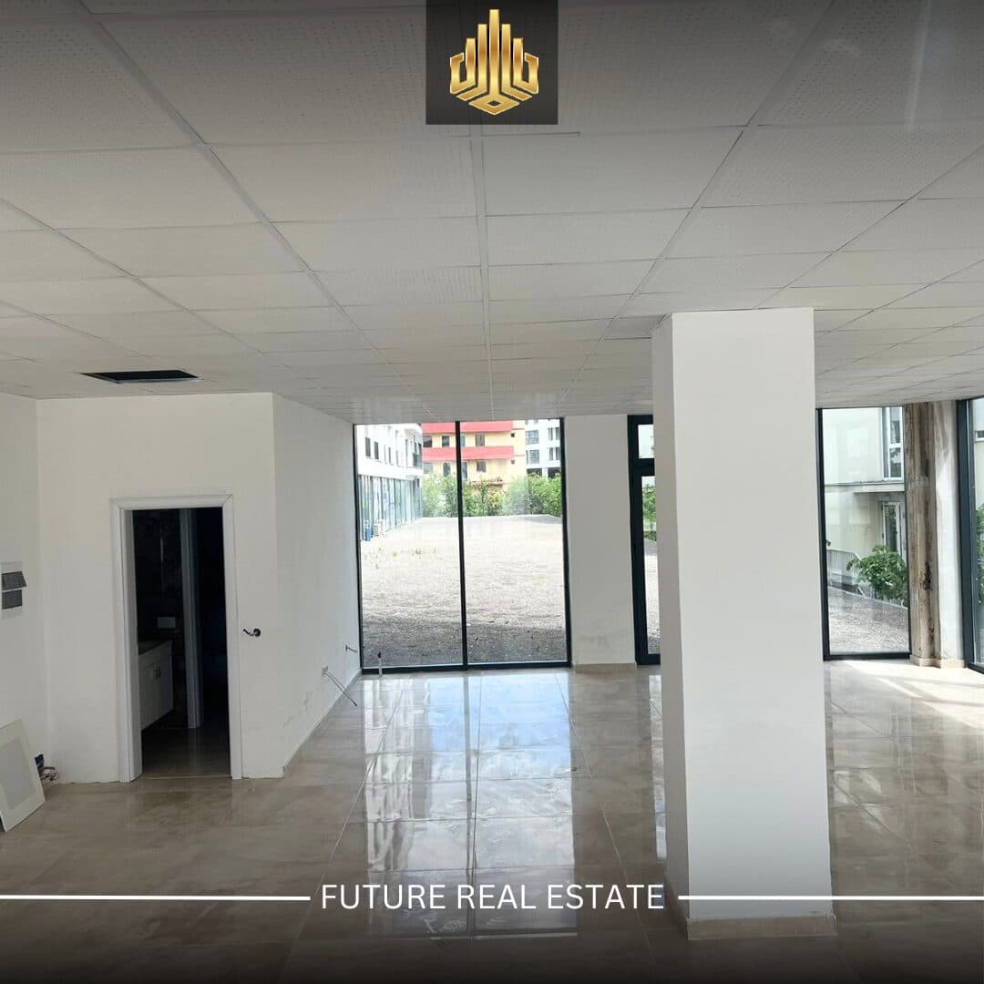 Lokal me QERA/184m² 4