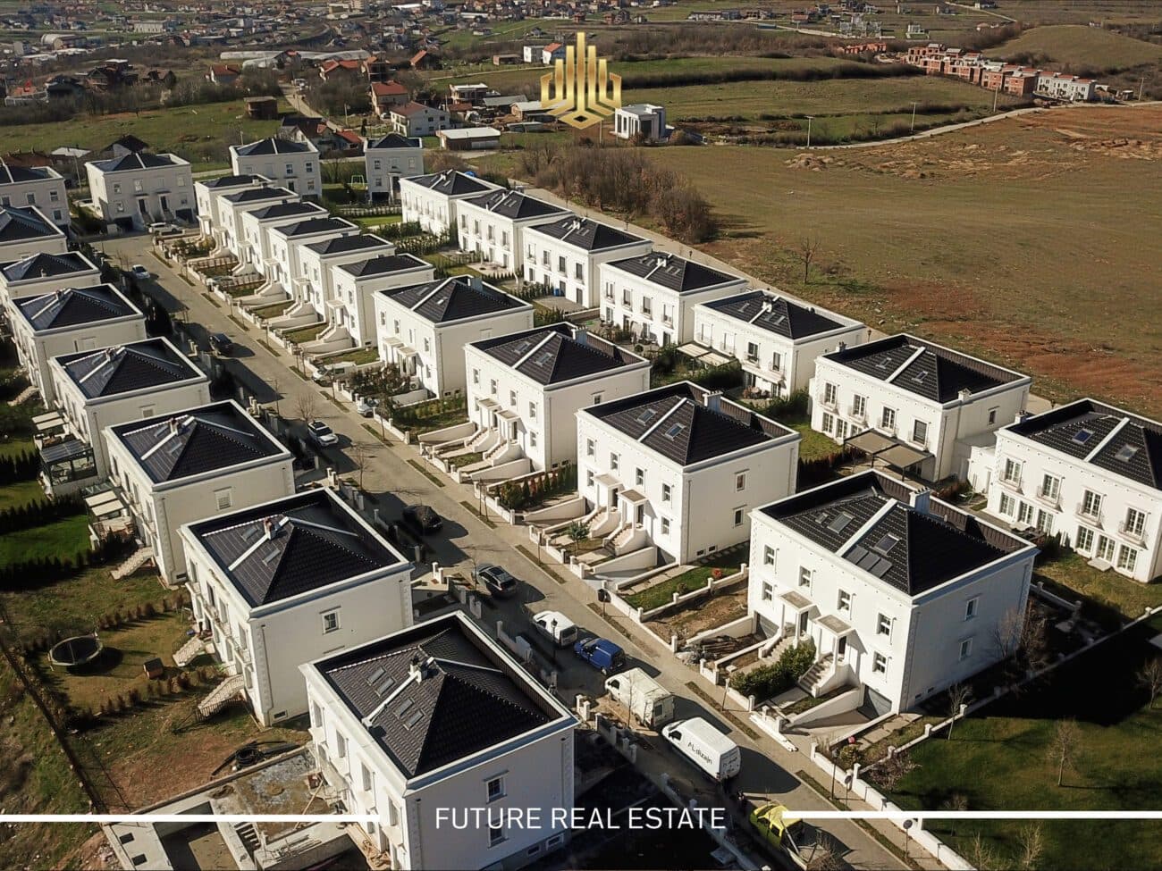 Shtëpia në SHITJE/295m2 4
