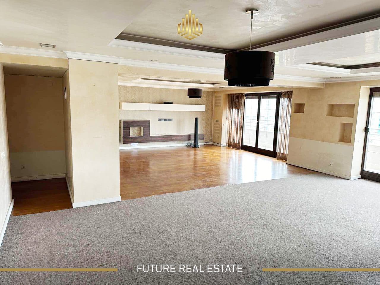 Penthouse me QIRA/250m2 3