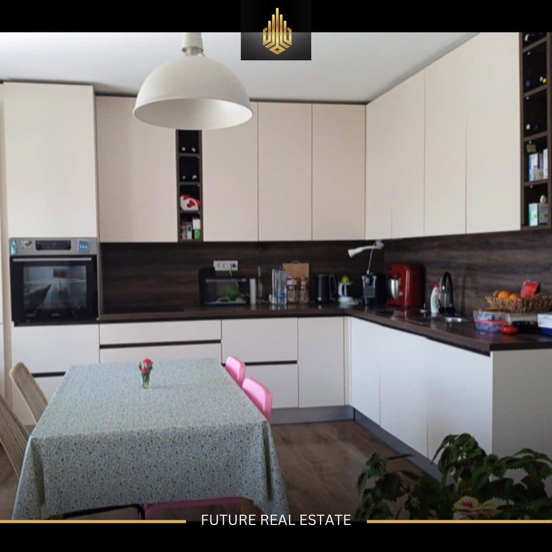 Shtëpi në SHTIJE/310m² 3
