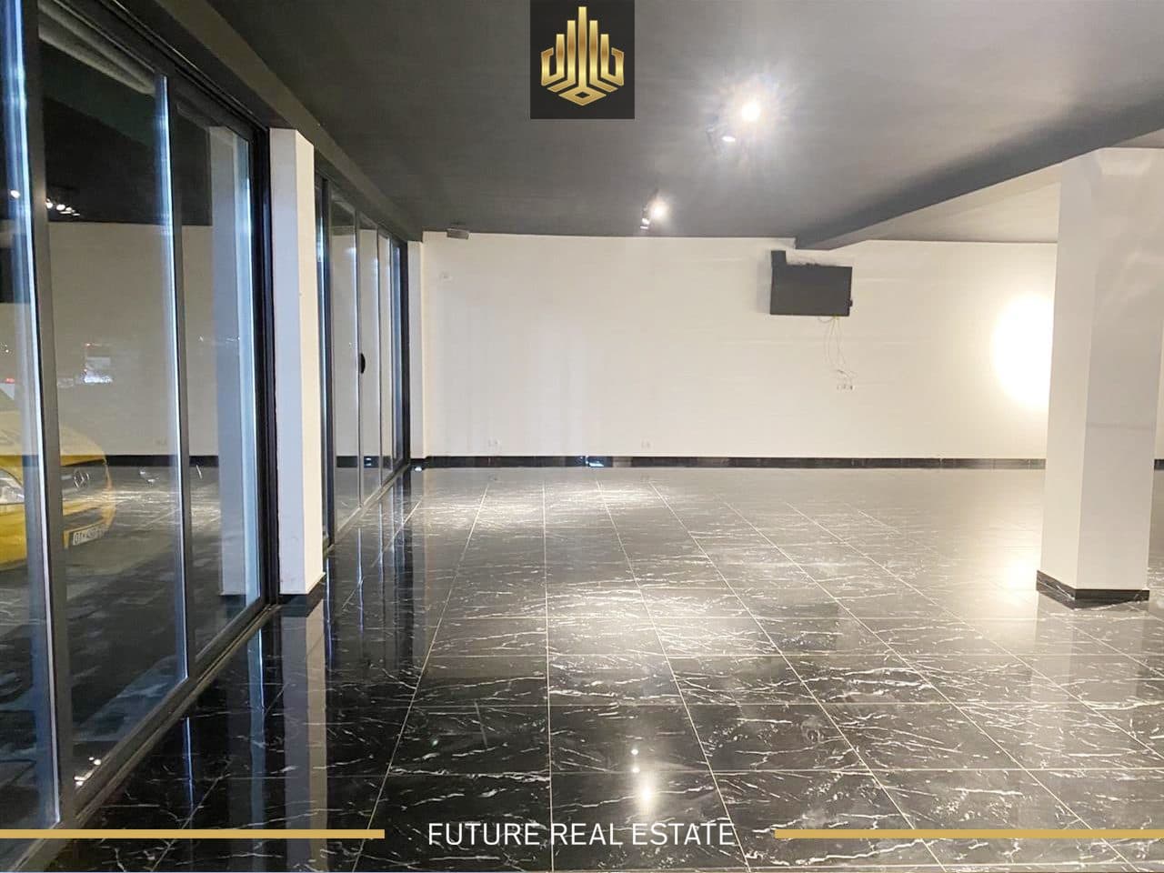 Depo me QIRA/300m2 2