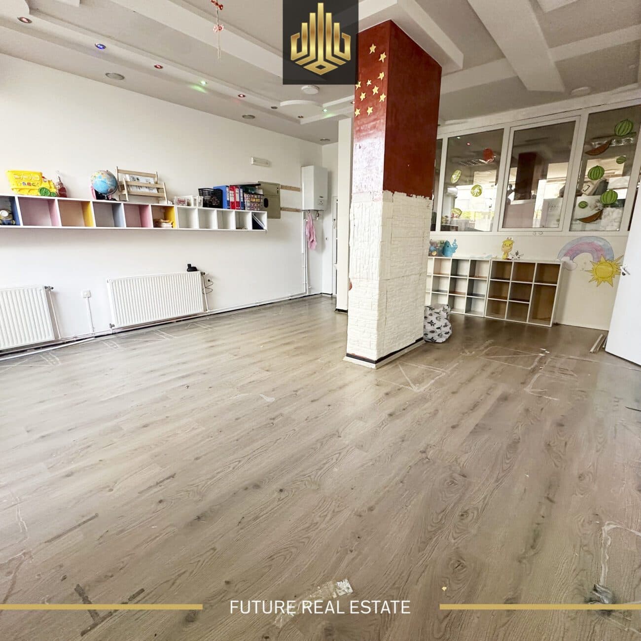 Lokal me QIRA/170m2 3