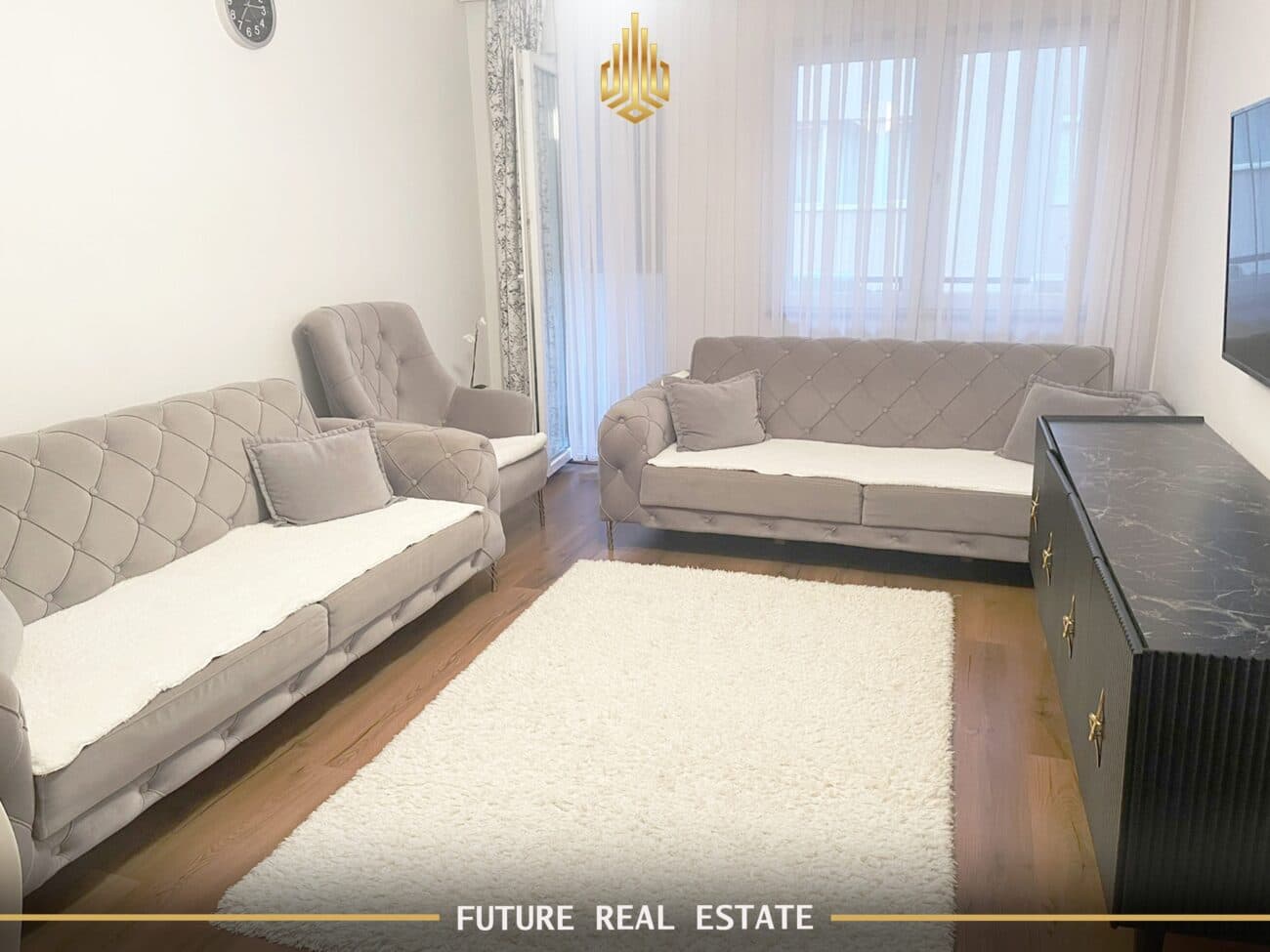 Banesë në SHITJE – 1 dhomë gjumi – Rr.Enver Maloku - Fushë Kosovë.