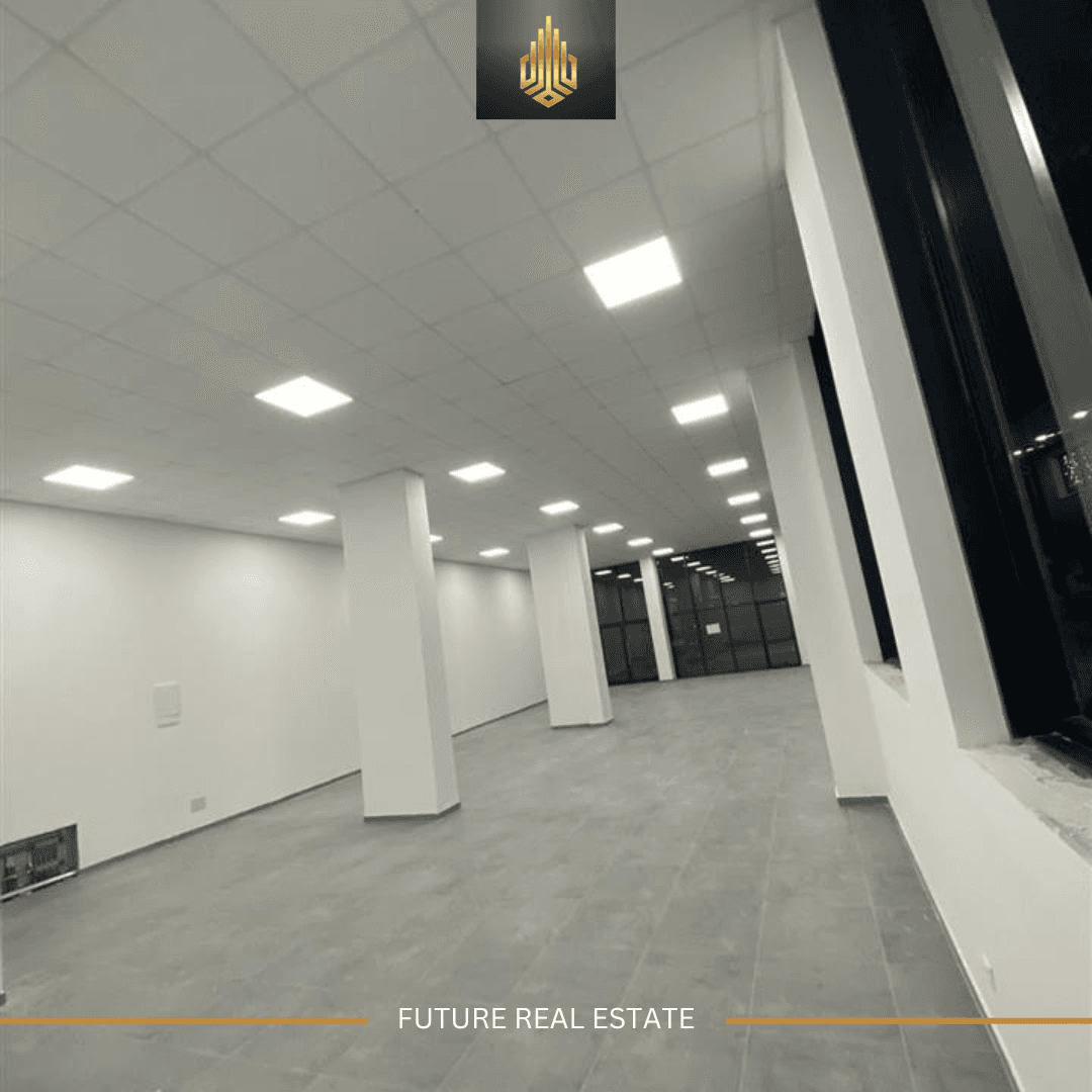 Lokal me QERA/180m² 3