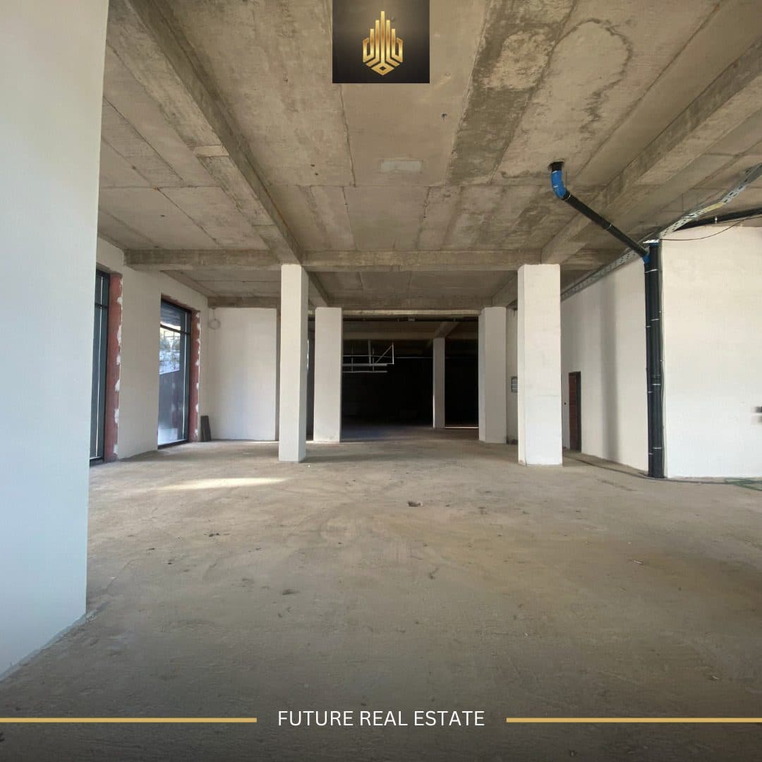 Lokal me QERA/283m² 4