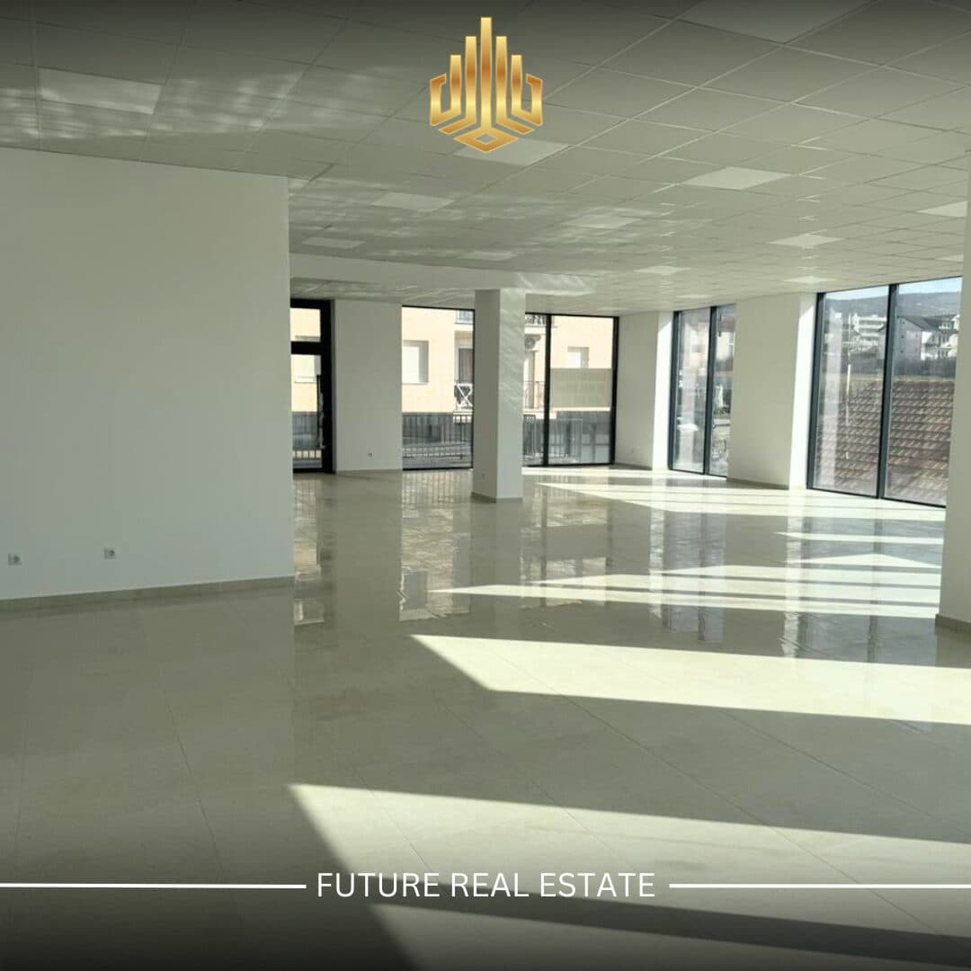 Lokal me QERA/164m² 2