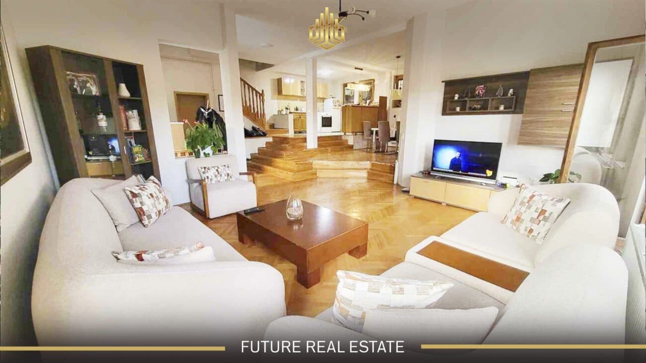 Shtëpia në SHITJE/240m2 2