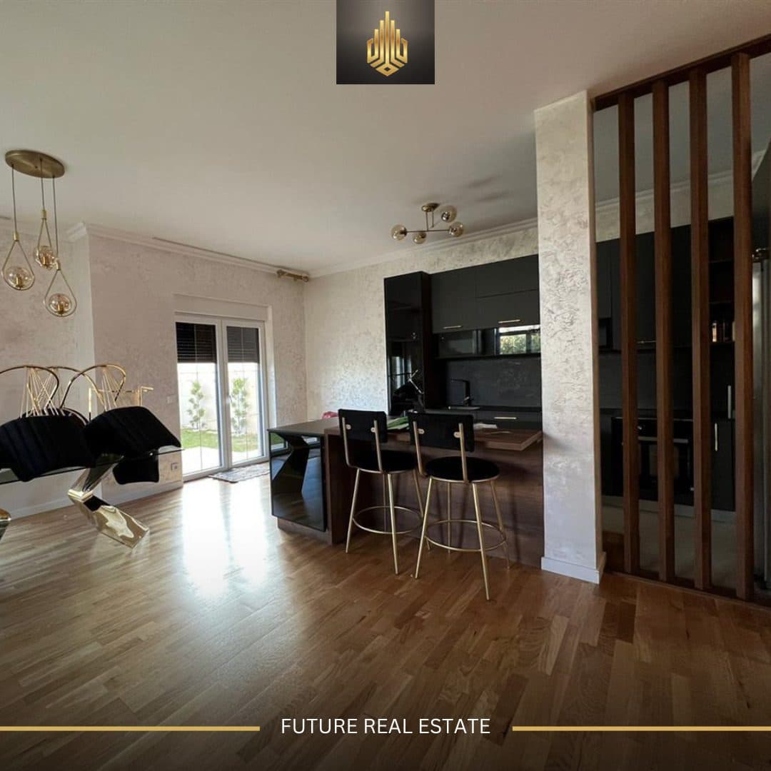 Shtëpi me QERA/300m² 4