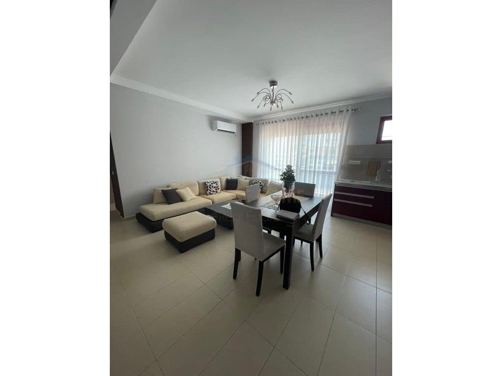 Shitet, Apartament 2+1+2, Zogu i Zi, Tiranë. 2