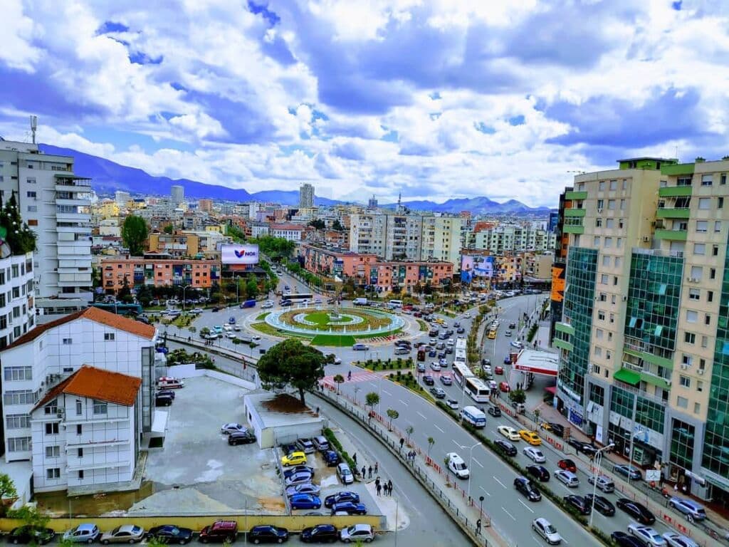 Shitet Ambient Biznesi Zogu i Zi,Tirane.