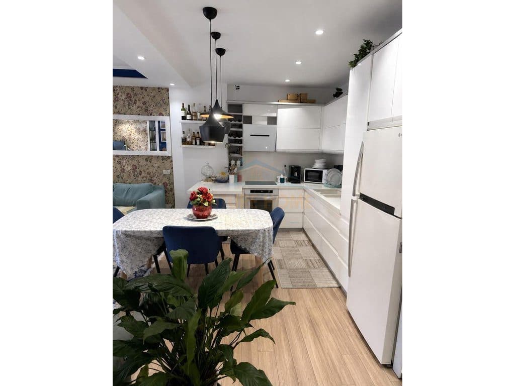 Shitet, Apartament 2+1+2, Don Bosko 2