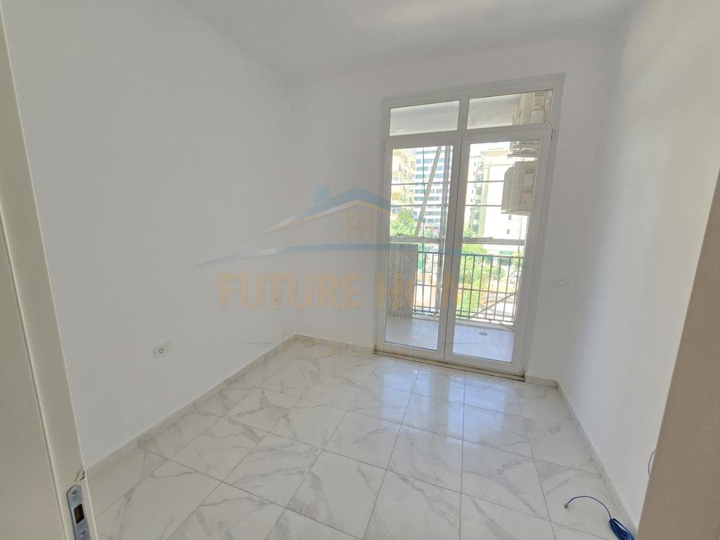 Qira, Apartament 2+1+2 (Per Zyra ose Banim), Rruga e Kavajes, Mbrapa SQ21,Tirane