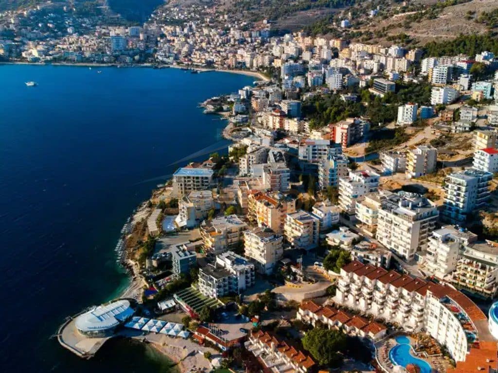 Qera, Shtepi Private Sarande.