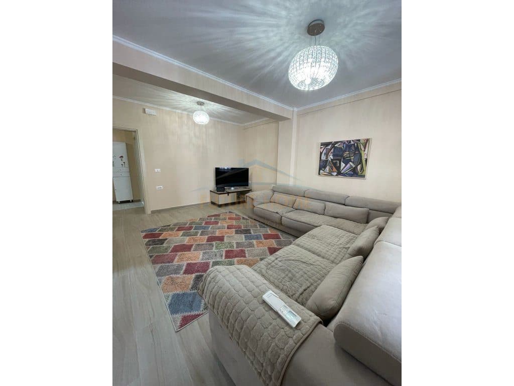 Shitet, Apartament 1+1,Bulevardi Zogi 1, Tiranë. 2