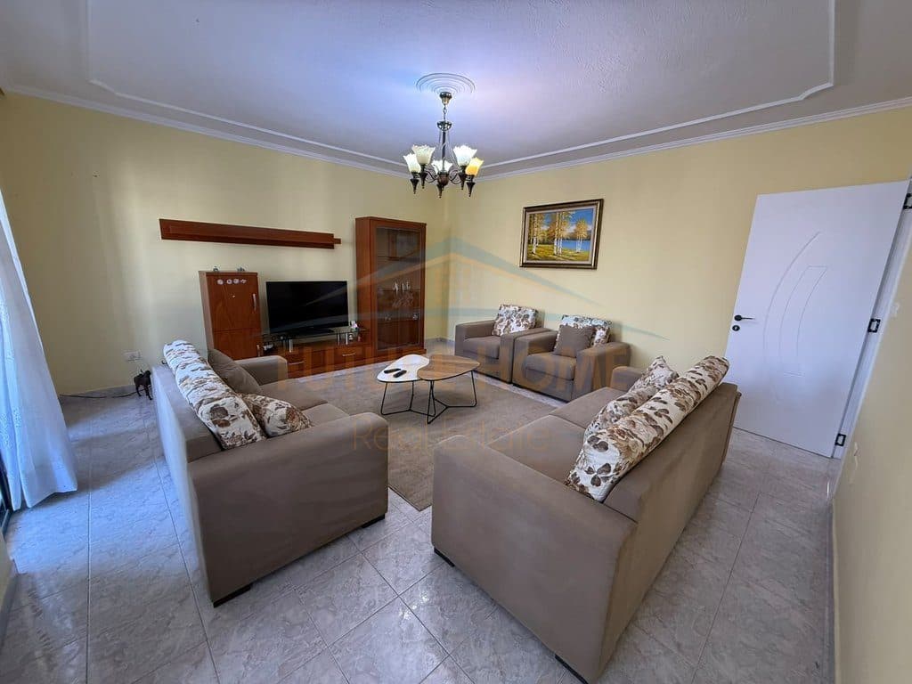 Qera, Apartament 2+1+2, Pallati me Shigjeta, Tiranë