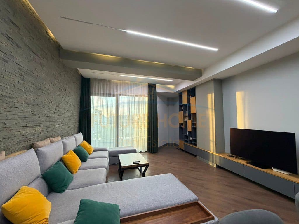Shitet, Apartament 2+1+2, Rruga e Kavajes, Tiranë 2