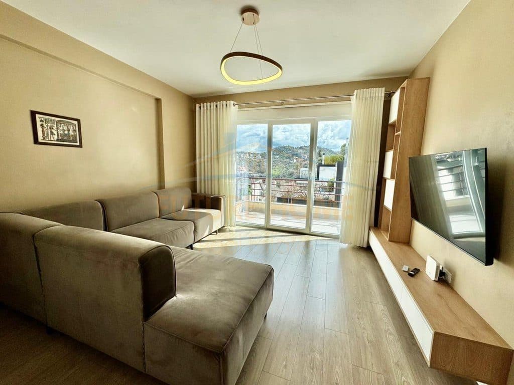 Shitet, Apartament 2+1+2, Liqeni i Thatë,Tiranë